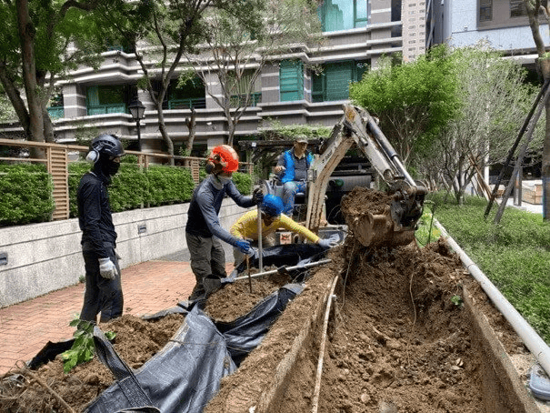 樹木移植工程施工的風險:內部隱藏水管、瓦斯管、電線及花台等障礙物