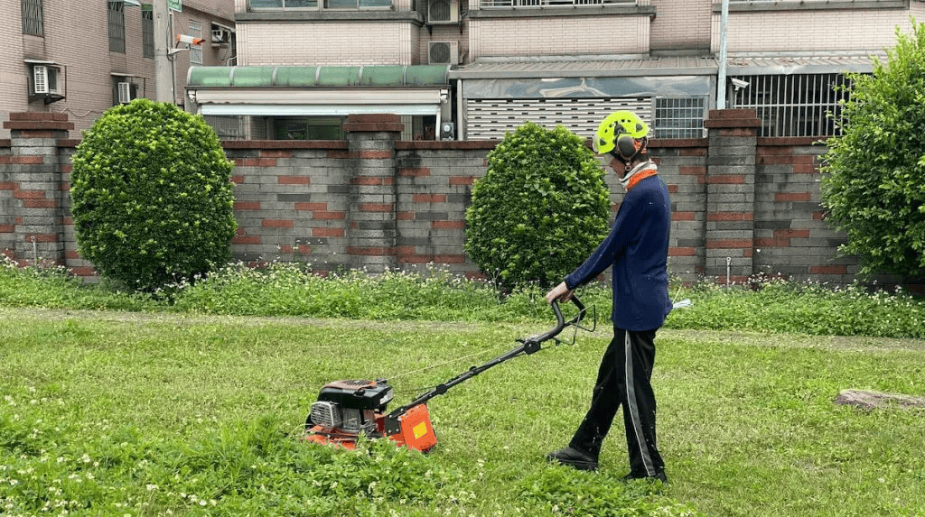 社區的綠化空間是住戶最看重的門面,管委有沒有認真管理,往往會影響其評價。